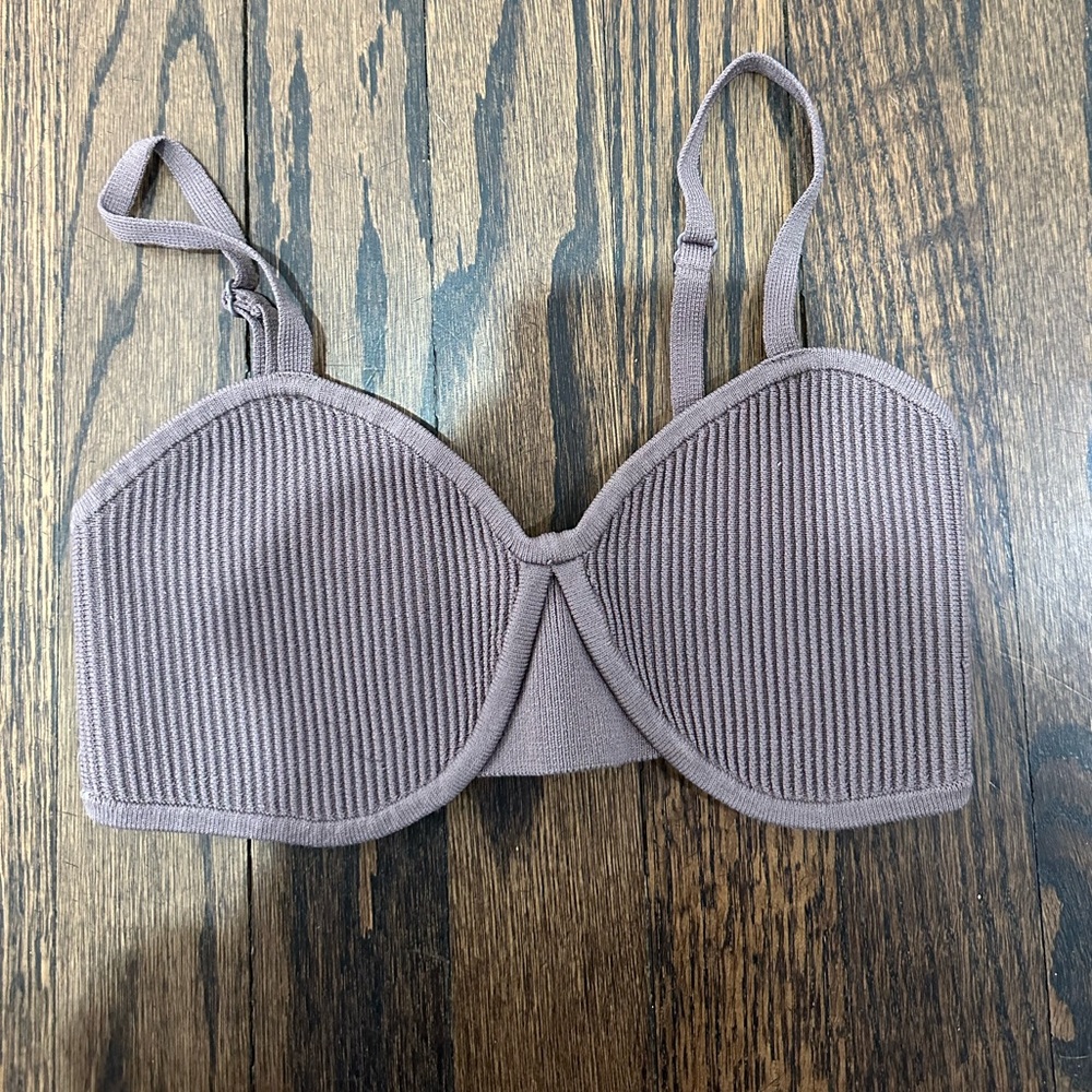 Aritzia Babaton Sculpt Knit Bra Top